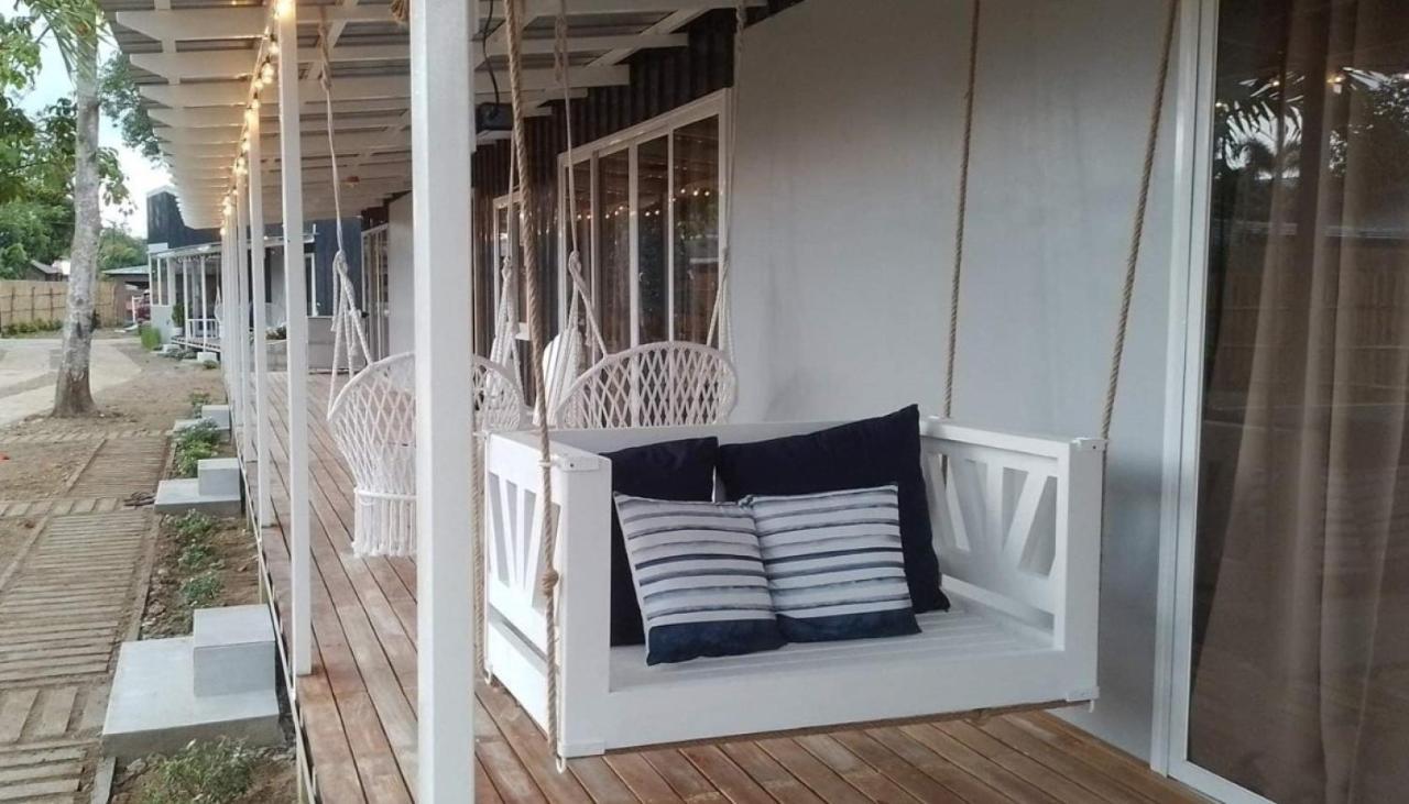 RedDoorz @ Angels Bed&Breakfast Sipalay City Exterior foto