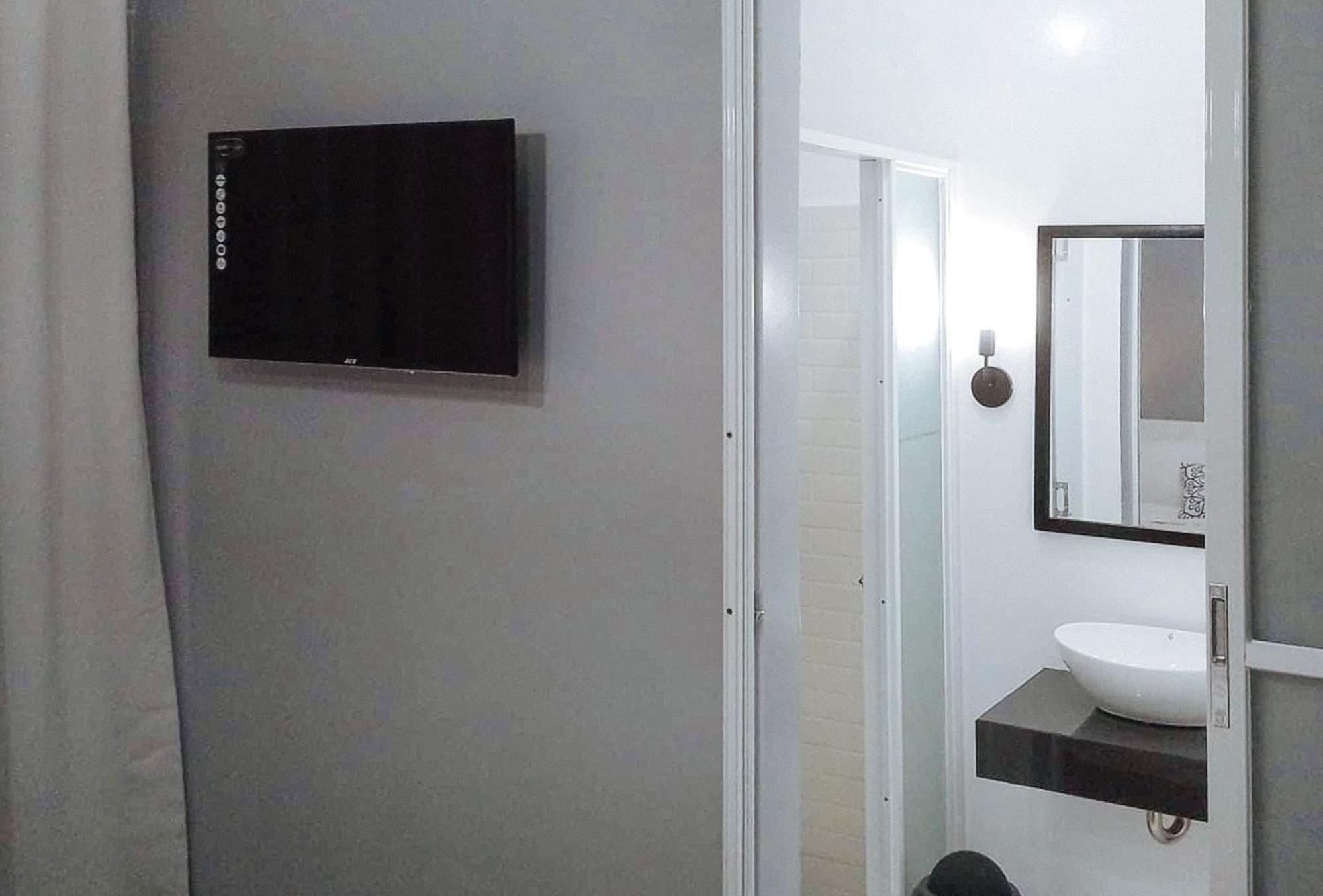 RedDoorz @ Angels Bed&Breakfast Sipalay City Exterior foto